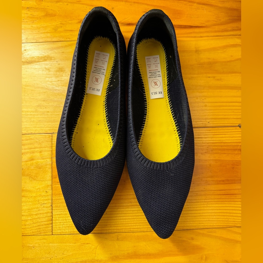 Vivaia navy pointed toe ballet flats